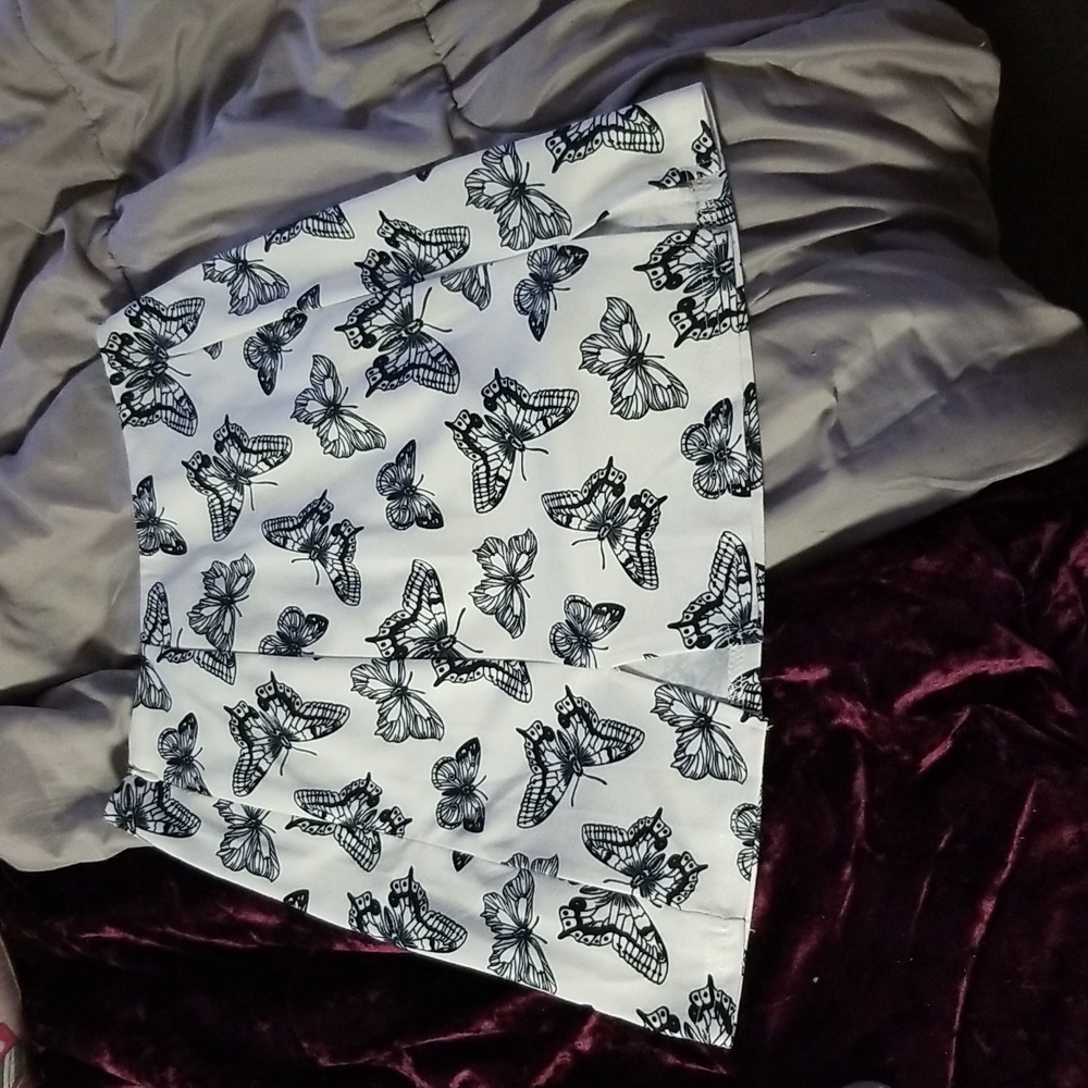 NWOT Womens butterfly xs skirt